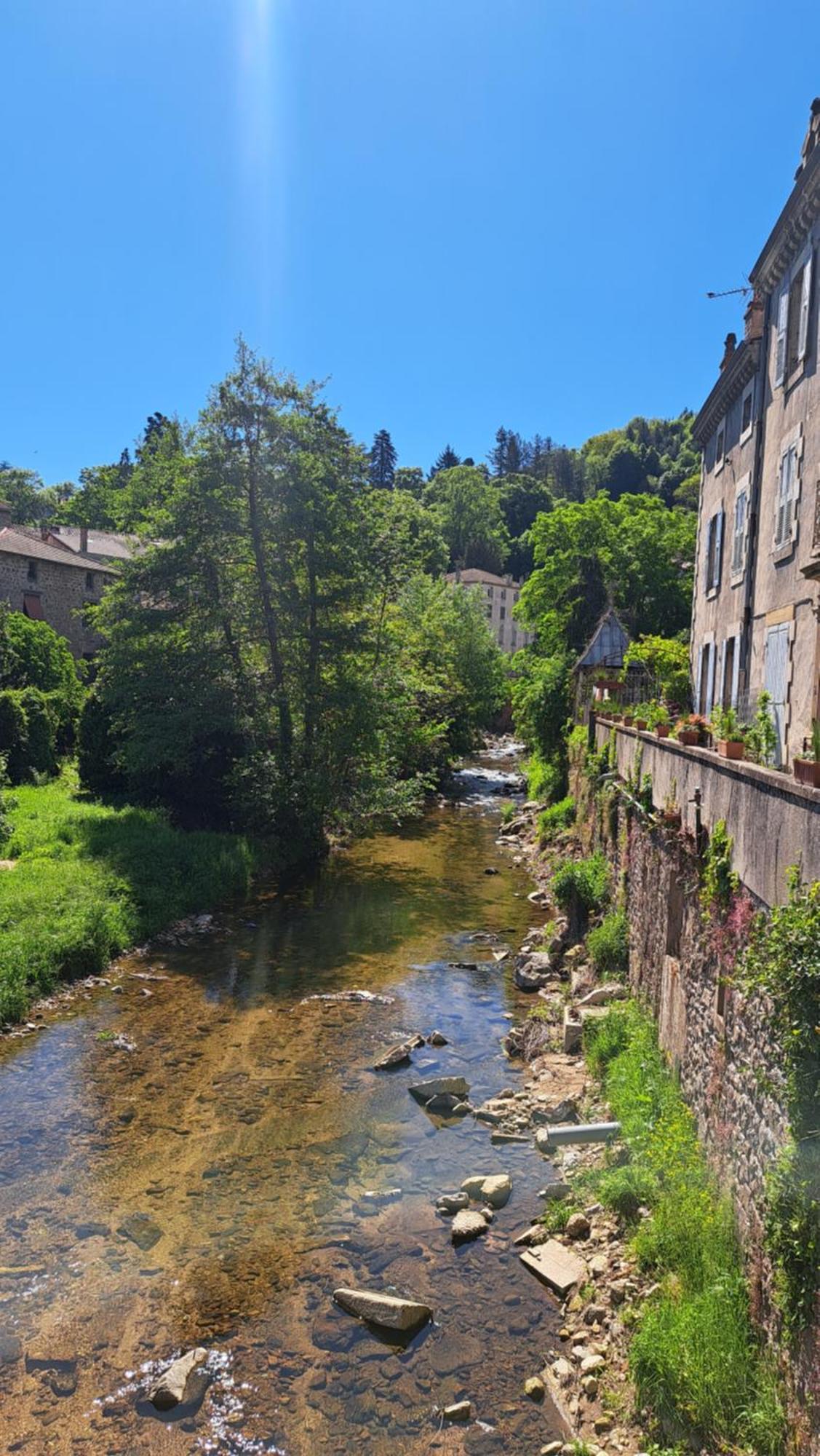 Du Doubs Au Doux Villa Lamastre Luaran gambar